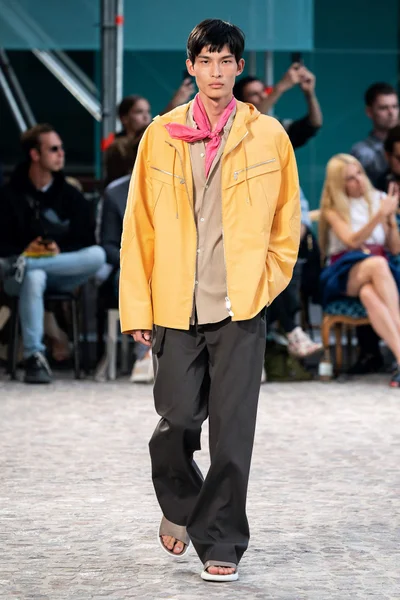 Look 33